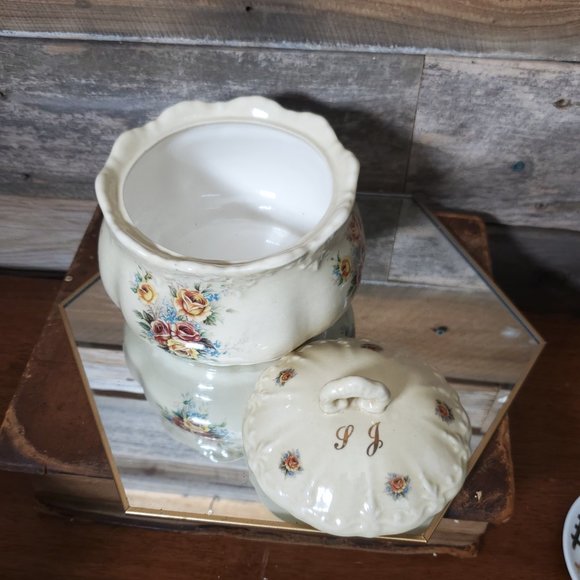 Ratauds, Covered Vegetable Serving Dish - 1960's England - Vanilla White w/ Ros - Picture 5 of 9